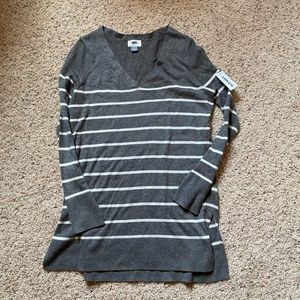 NWT v neck sweater